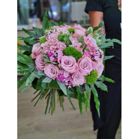 Bouquet Raffinato ed Elegante con Numero Preciso di Rose